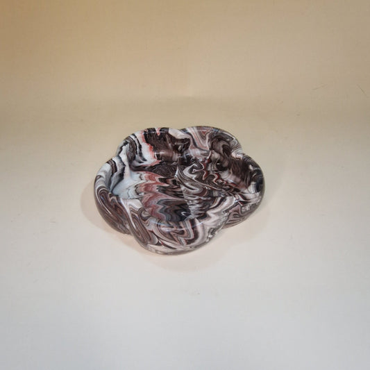 Prato Decorativo em Jesmonite — Coleção Terra Fumê