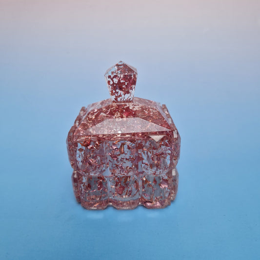 Caixa decorativa em resina epoxy rosa com tampa geométrica artesanal