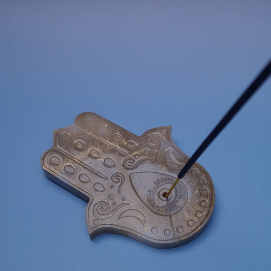 Porta Incenso Mão de Fátima Branco Perolado e  Dourado Escuro – Elegância, Proteção e Harmonia