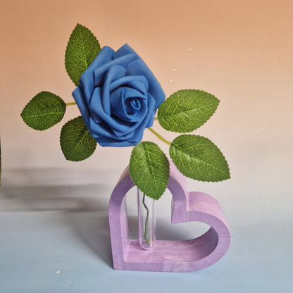 Vaso solitário em Jesmonite formato coração marmorizado lilás 13 × 12 × 3,5 cm com tubo transparente
