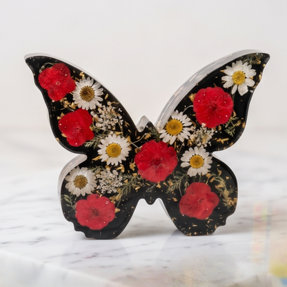 Borboleta Amélia | Estatueta Decorativa com Flores Naturais e Luz LED