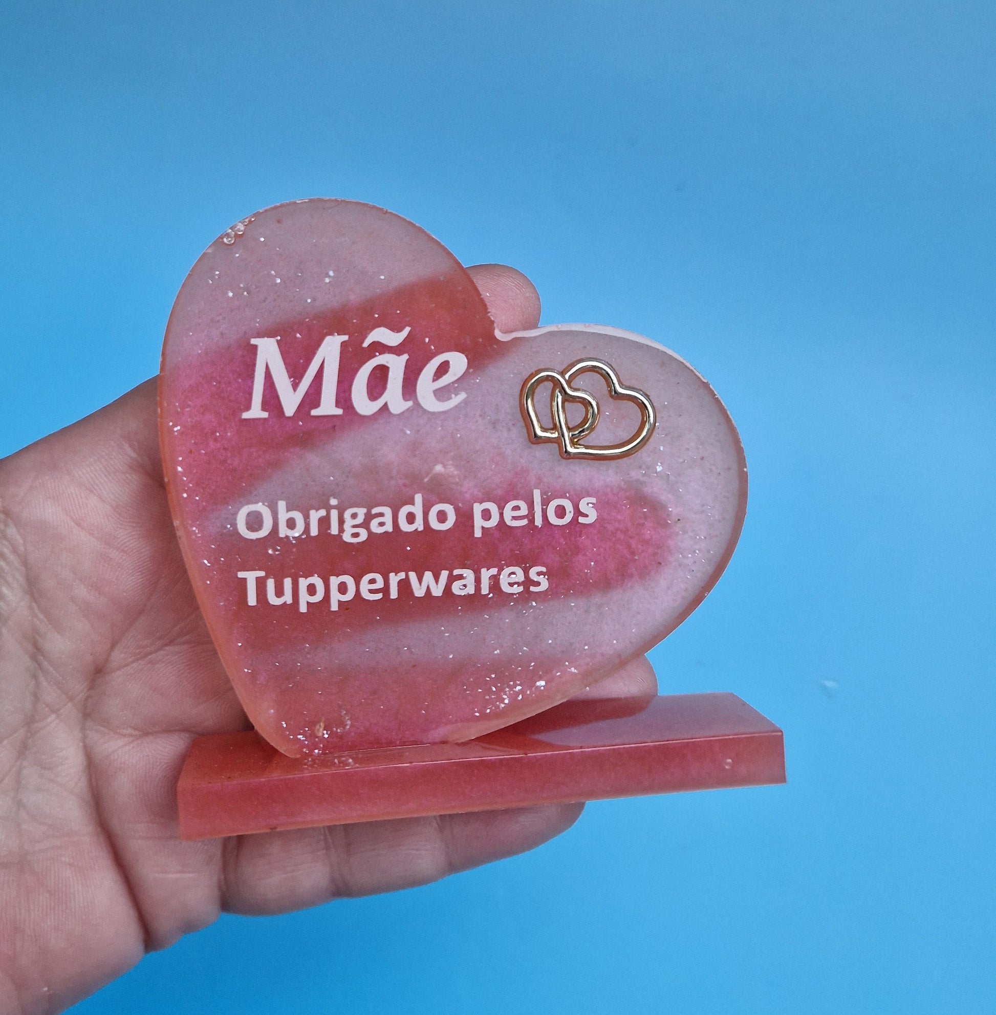 coracao 8x8cm com suporte, texto Mae Obrigado pelos Tupperwares e coracoes entrela4ados
