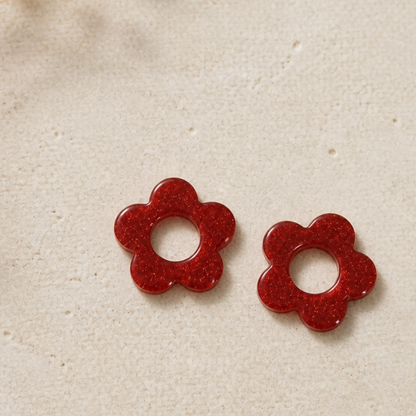 Flora – Pendente em forma de flor, criado artesanalmente em resina epóxi pela Sweet Art. Cor: caramelo